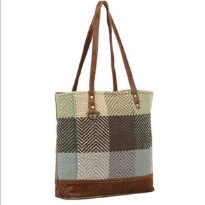 NWT Myra blocks blend tote bag